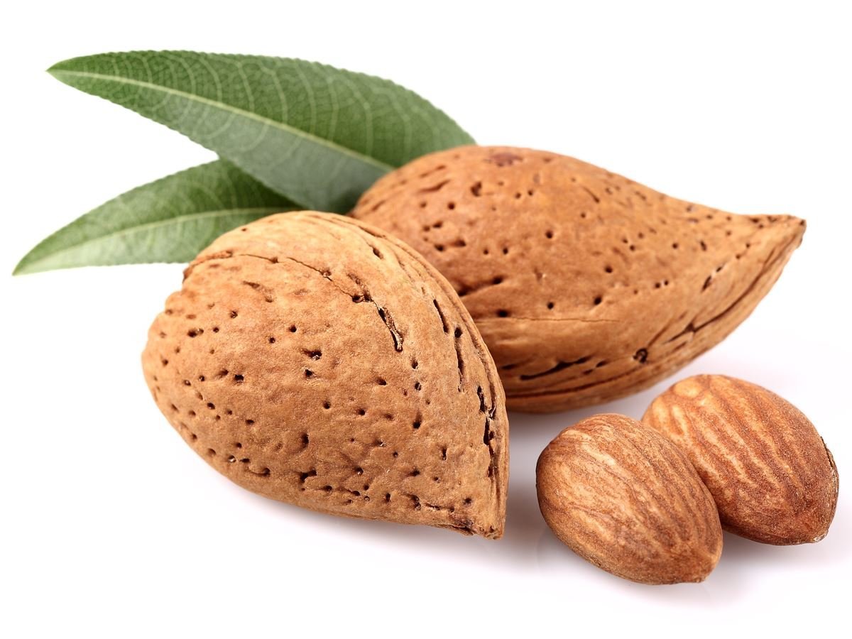 how many calories in almonds 