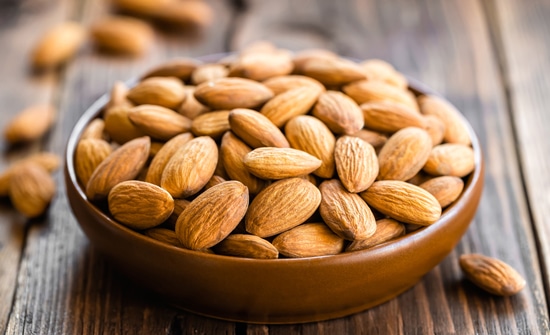 how many calories in almonds 